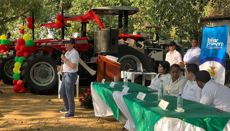 Gobernación de Bolívar y ADR entregan maquinaria a cultivadores de arroz en María La Baja | Cortesía