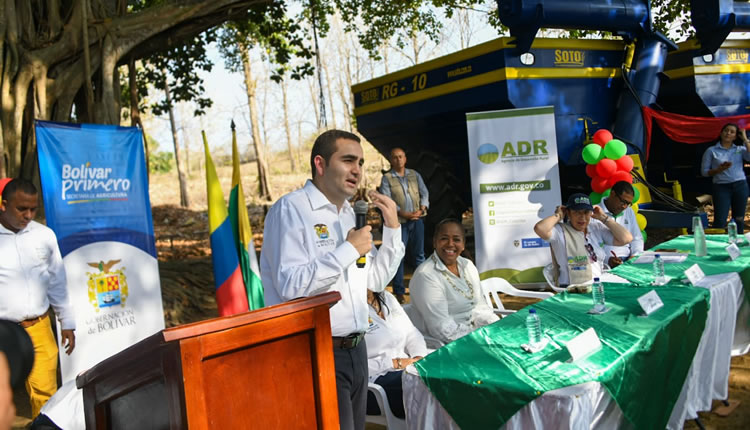 Gobernación de Bolívar y ADR entregan maquinaria a cultivadores de arroz en María La Baja
