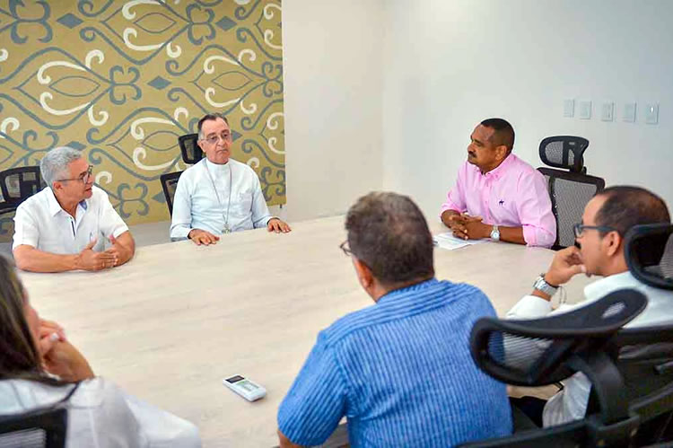 Gobernación del Cesar y Diócesis de Valledupar firman convenio para educar a 6.025 niños en zonas rurales